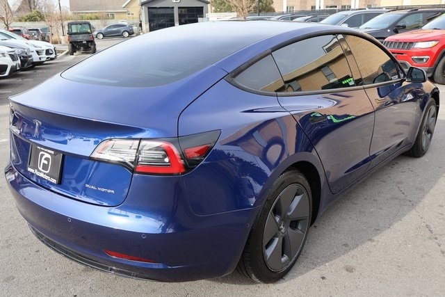 Tesla Model 3  2021