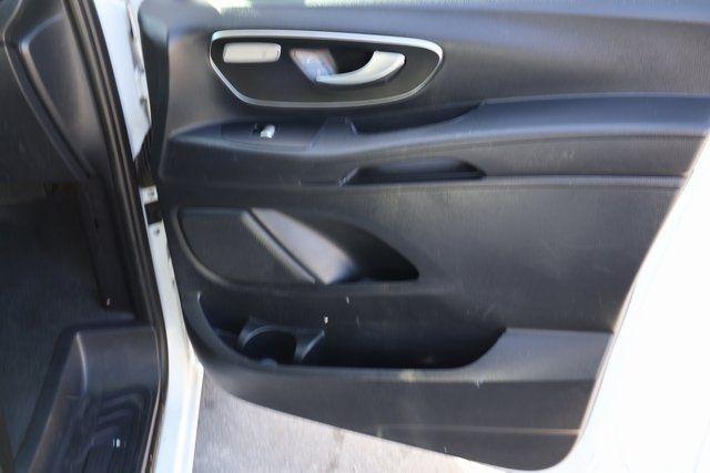 Mercedes-Benz Metris Cargo Van  2022