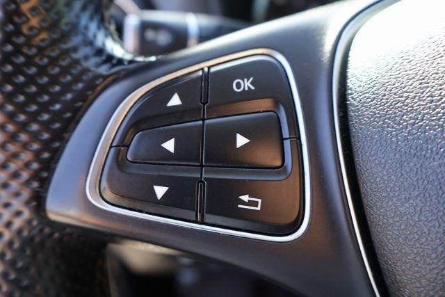 Mercedes-Benz Metris Cargo Van  2022