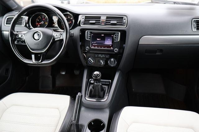 Volkswagen Jetta Sedan  2016