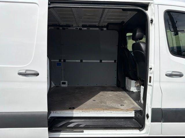 Mercedes-Benz Sprinter Van  2021