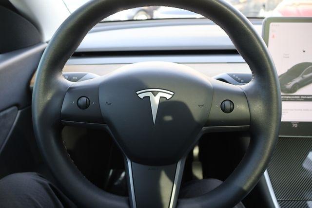 Tesla Model Y  2021