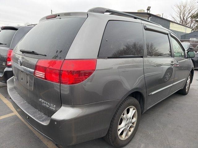 Toyota Sienna  2004