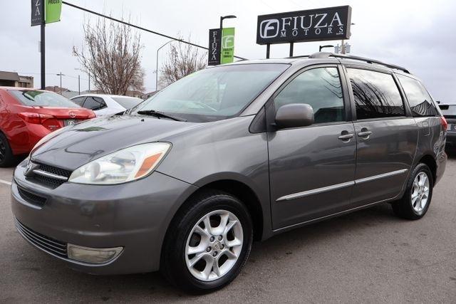 Toyota Sienna  2004