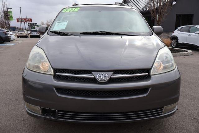 Toyota Sienna  2004