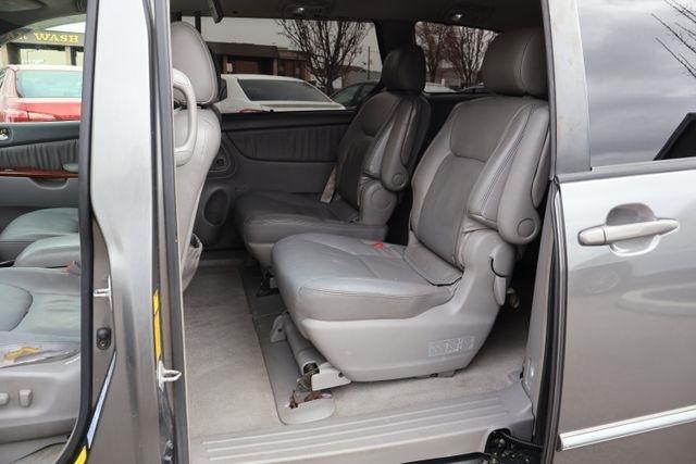 Toyota Sienna  2004