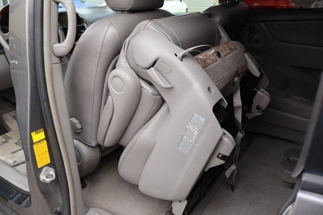 Toyota Sienna  2004