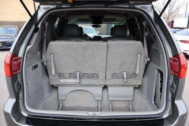 Toyota Sienna  2004