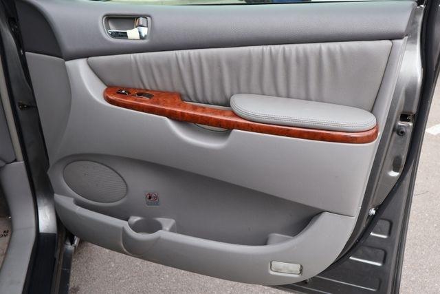 Toyota Sienna  2004