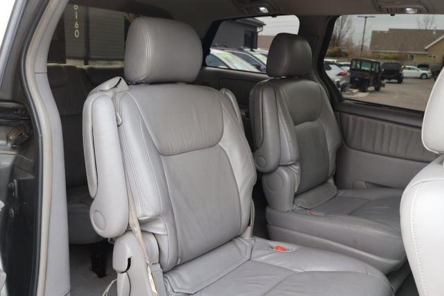 Toyota Sienna  2004
