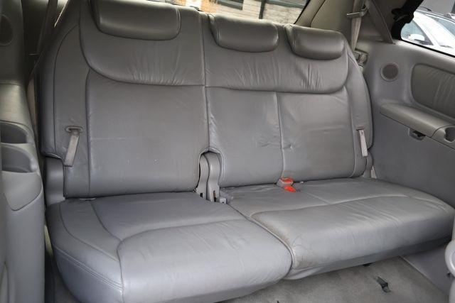 Toyota Sienna  2004