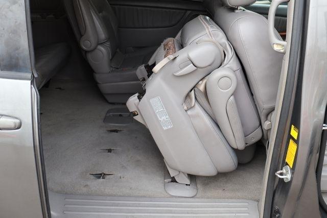 Toyota Sienna  2004