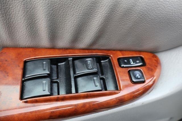 Toyota Sienna  2004