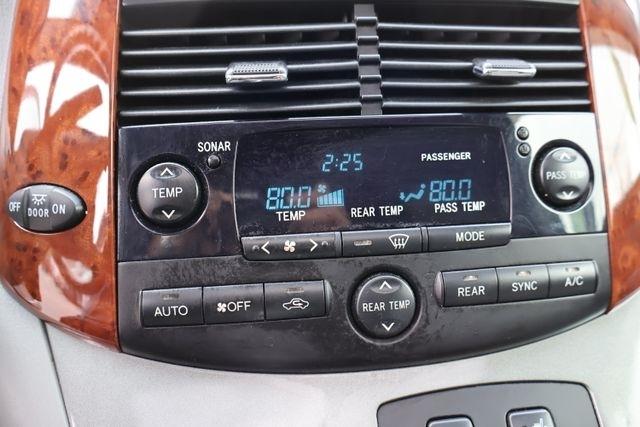 Toyota Sienna  2004