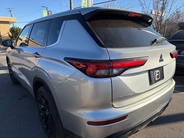 Mitsubishi Outlander  2022