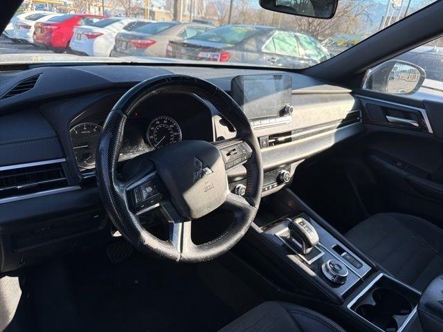 Mitsubishi Outlander  2022