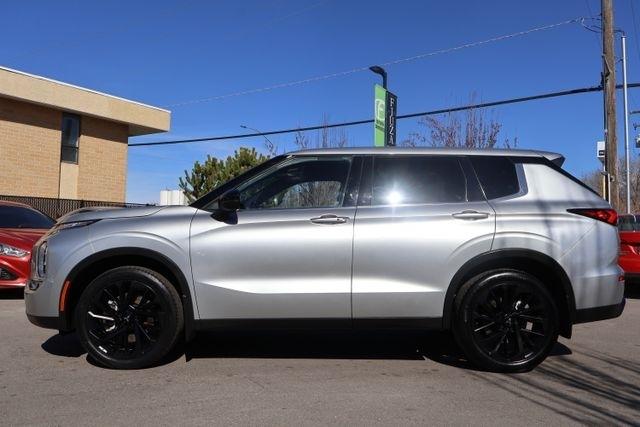 Mitsubishi Outlander  2022