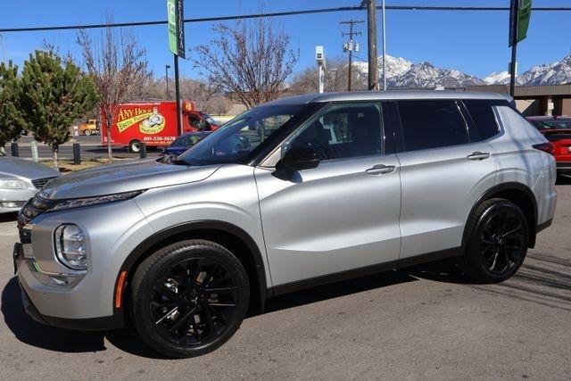 Mitsubishi Outlander  2022