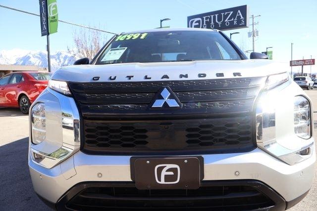 Mitsubishi Outlander  2022