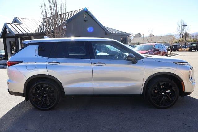 Mitsubishi Outlander  2022