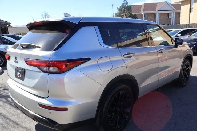 Mitsubishi Outlander  2022