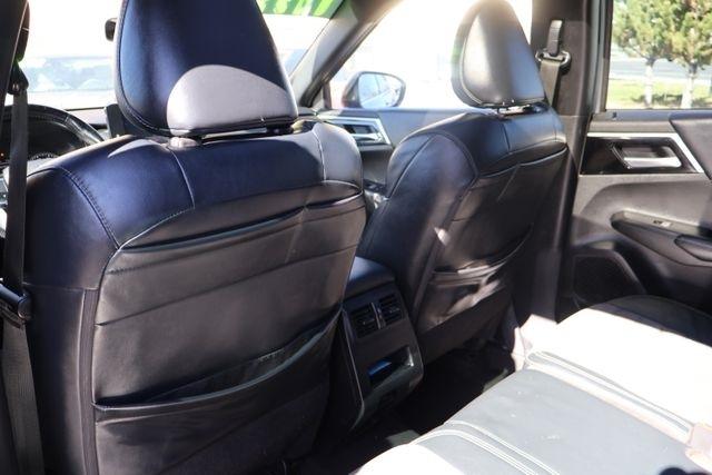 Mitsubishi Outlander  2022