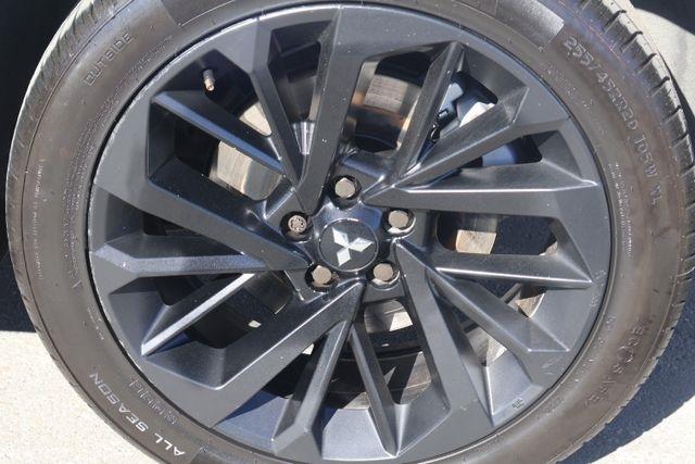 Mitsubishi Outlander  2022