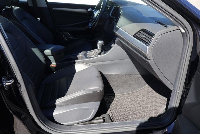 Volkswagen Jetta  2022