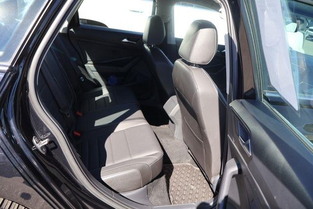 Volkswagen Jetta  2022