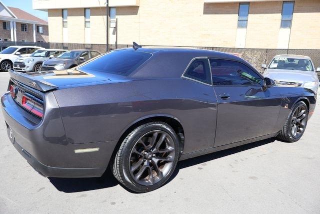 Dodge Challenger  2021