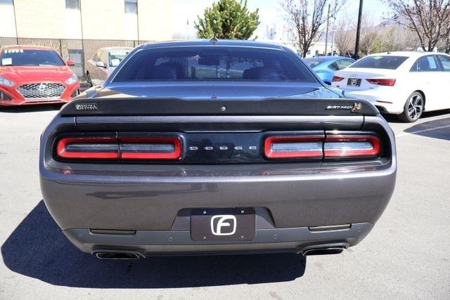 Dodge Challenger  2021