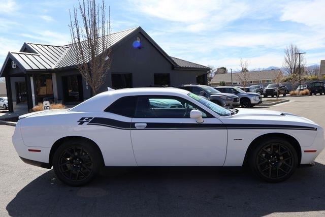 Dodge Challenger  2017