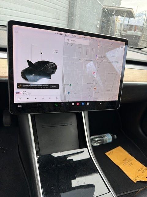 Tesla Model 3  2020