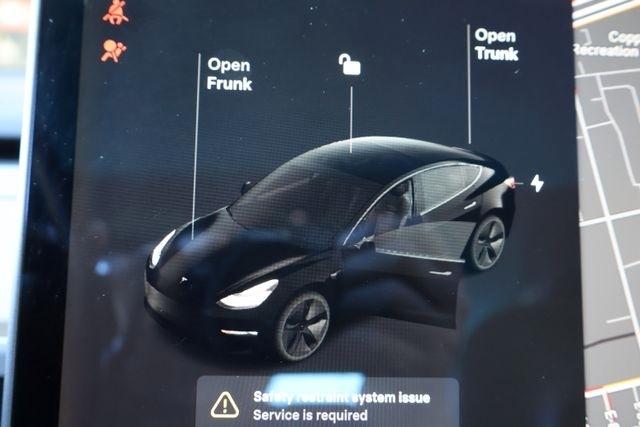 Tesla Model 3  2020