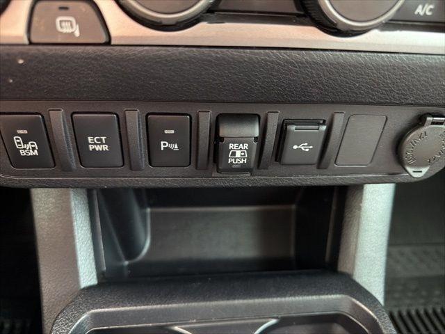 Toyota Tacoma 4WD  2021