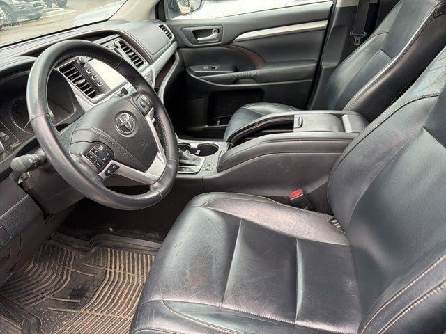 Toyota Highlander  2015