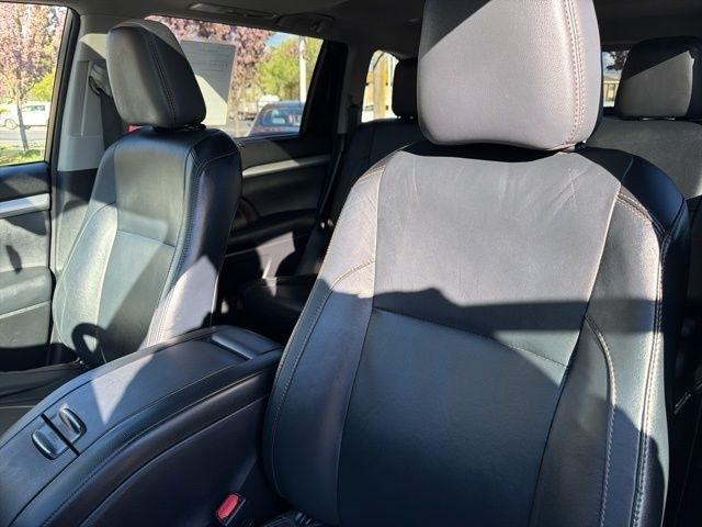 Toyota Highlander  2015