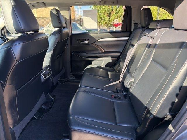 Toyota Highlander  2015