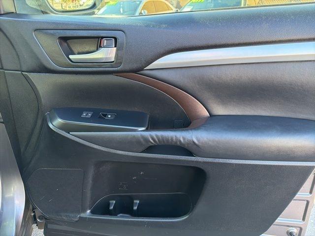 Toyota Highlander  2015