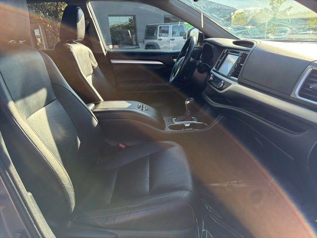 Toyota Highlander  2015