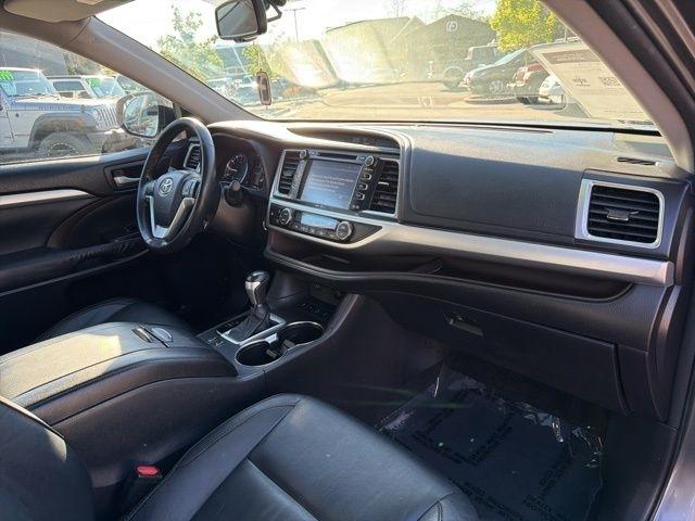 Toyota Highlander  2015