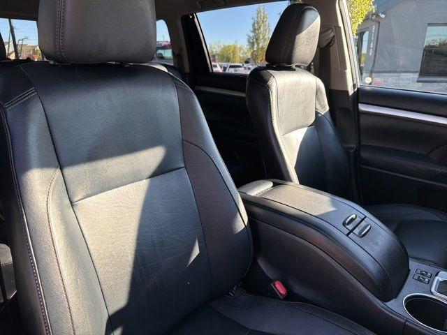 Toyota Highlander  2015