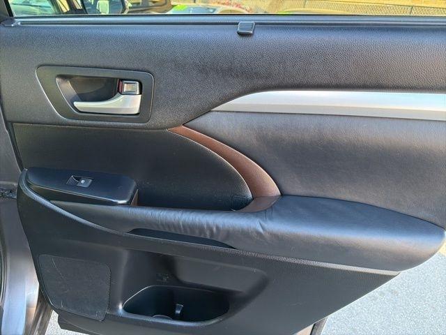 Toyota Highlander  2015