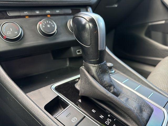 Volkswagen Jetta  2019