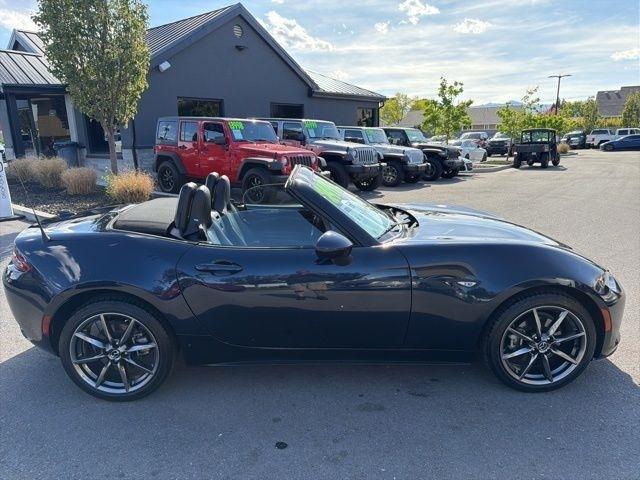 Mazda MX-5 Miata  2021