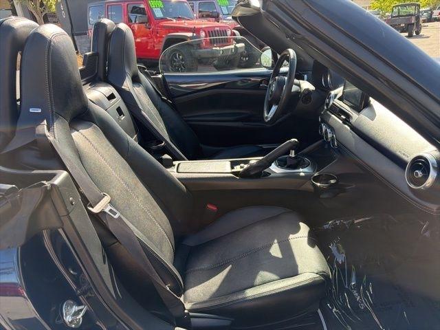 Mazda MX-5 Miata  2021