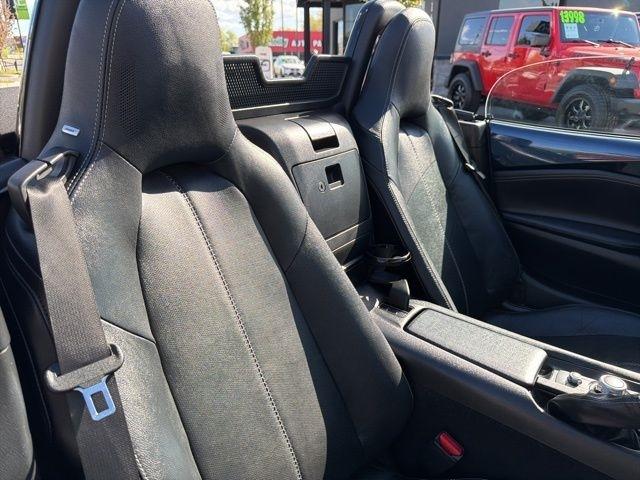 Mazda MX-5 Miata  2021