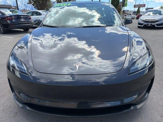 Tesla Model 3  2024