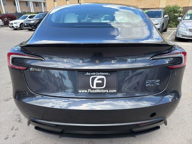 Tesla Model 3  2024