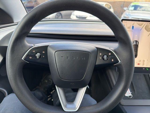 Tesla Model 3  2024